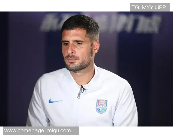 亚特兰与梅里达的激烈对决揭示足球战术与团队精神的较量